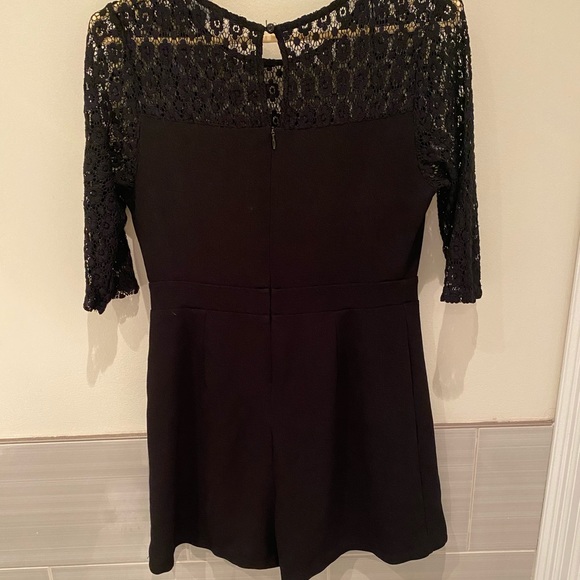 Romper with Crochet Lace Sleeves - Picture 3 of 3